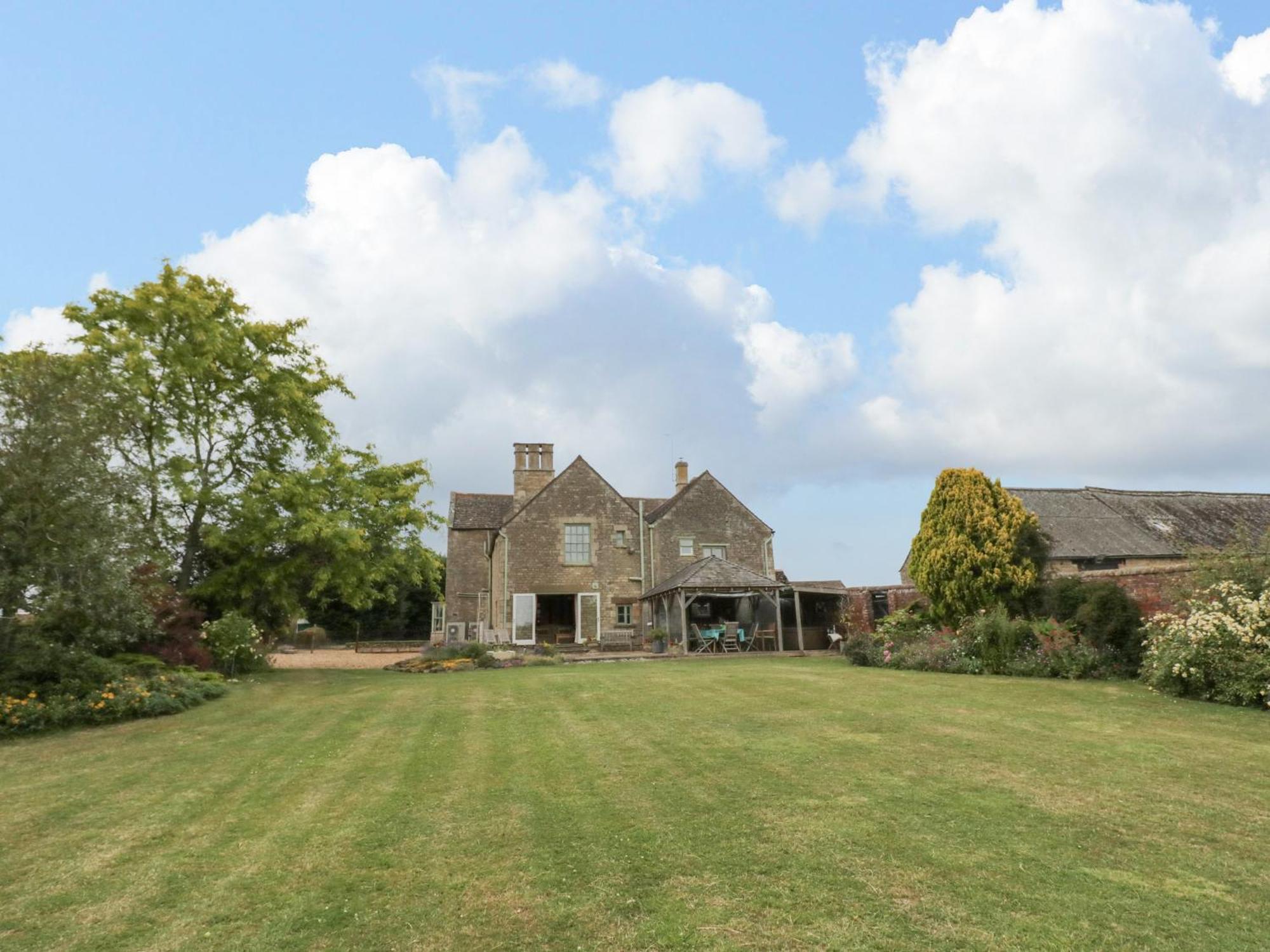 Glapthorn Manor Villa Peterborough Exterior photo